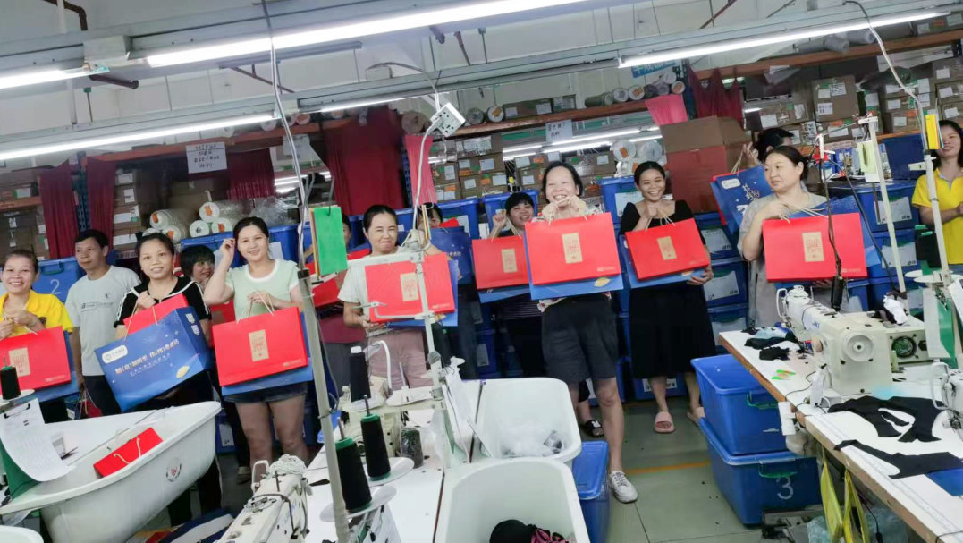 明月照千里，福利暖人心。東莞京福、京緯、京翼服裝有限公司發(fā)中秋節(jié)福利啦!(圖28)