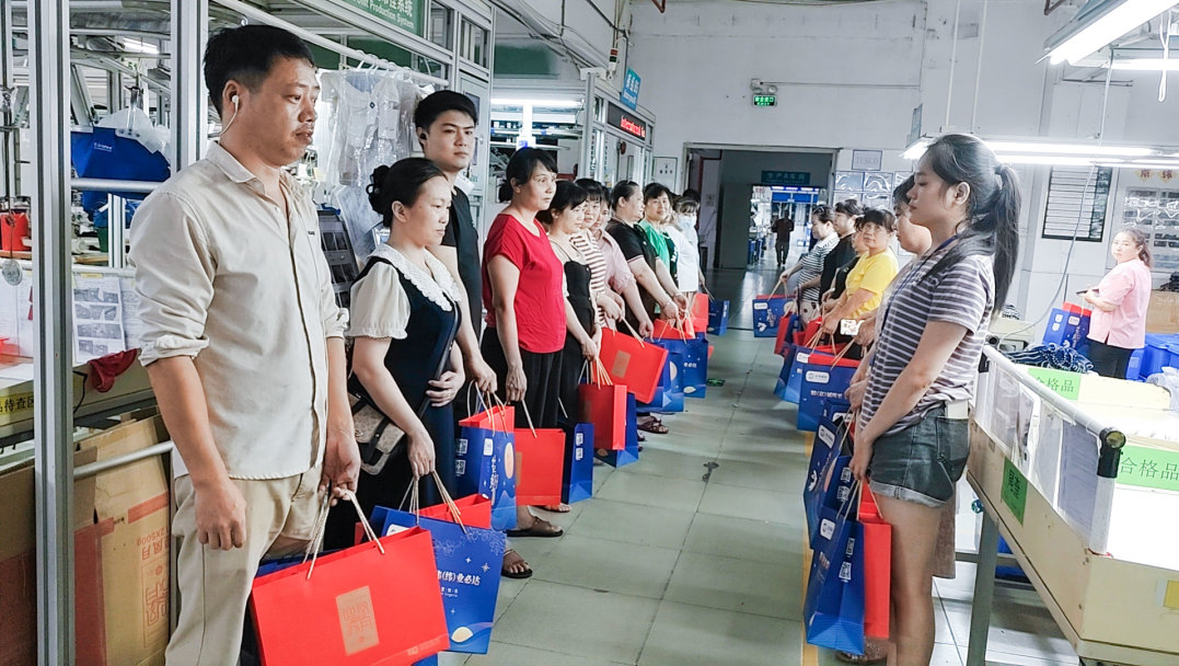 明月照千里，福利暖人心。東莞京福、京緯、京翼服裝有限公司發(fā)中秋節(jié)福利啦!(圖27)